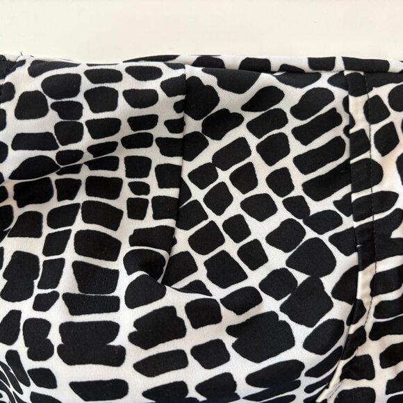 NEW Miraclesuit Escape Black and White Animal Print One Piece Swimsuit w/ Bra 16 - Picture 5 of 10